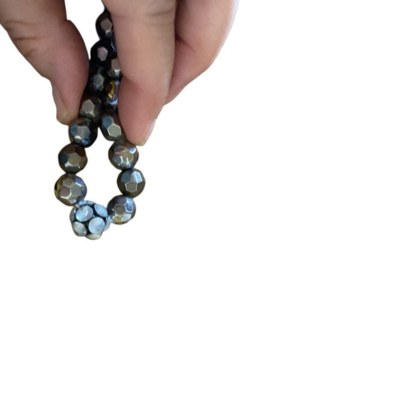 vera want Elegant iridescent metallic Beaded  layering necklace Necklace - Picture 5 of 6